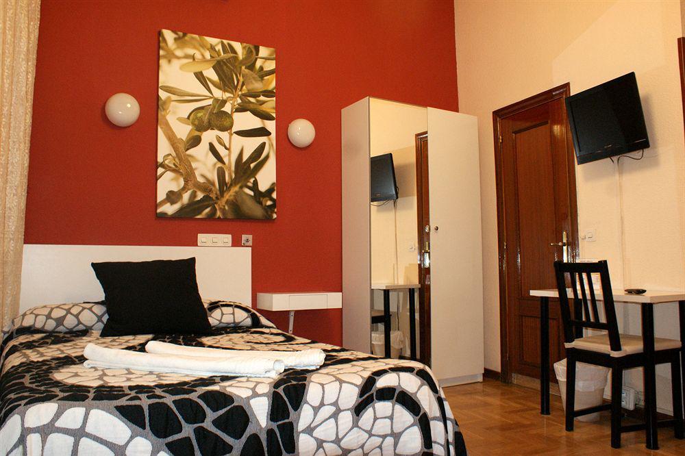 Hostal Rias Bajas Madrid Dış mekan fotoğraf