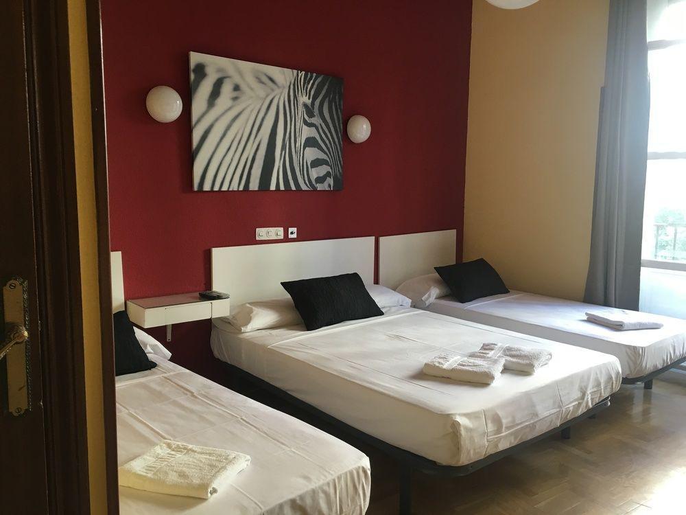 Hostal Rias Bajas Madrid Dış mekan fotoğraf