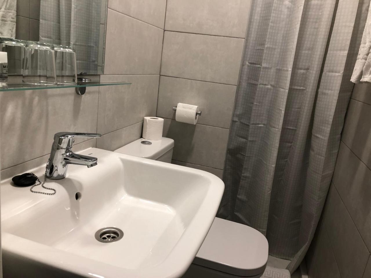 Hostal Rias Bajas Madrid Dış mekan fotoğraf